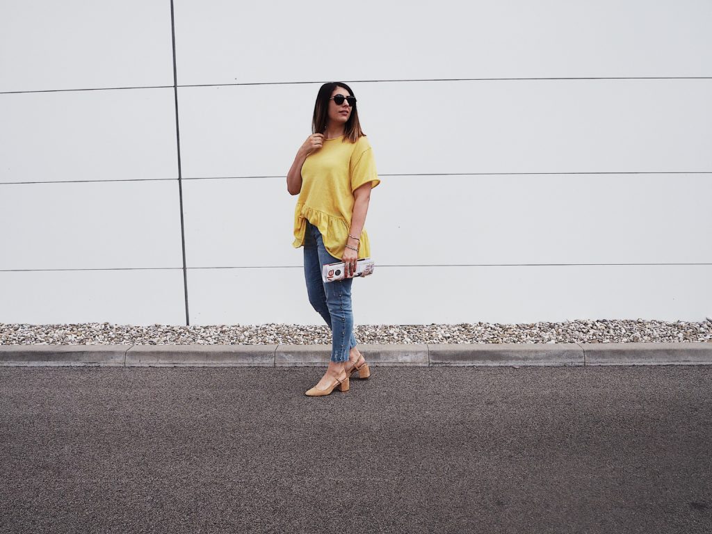 #Outfit: golden pearl jeans